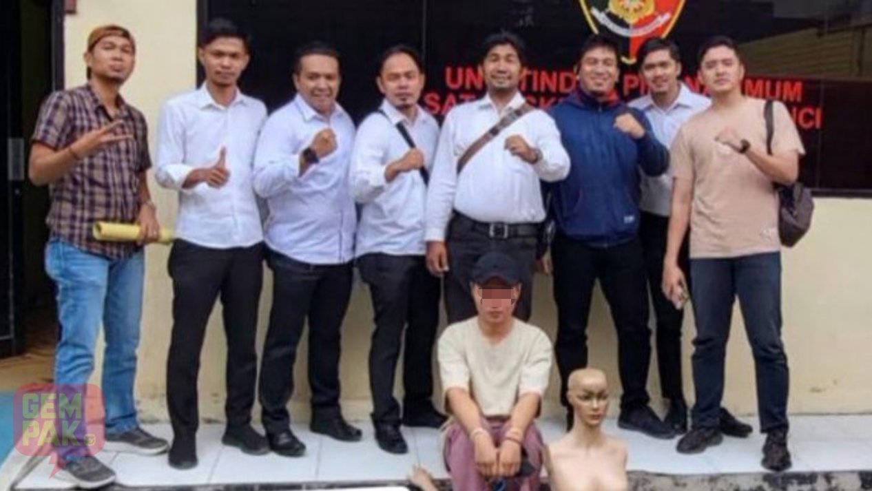 Jijik, TikToker Ona*i Dengan Patung Untuk Raih Followers