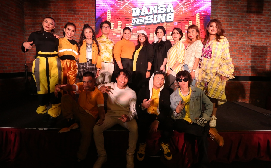 Seni Tari Suara Bergabung Dalam Dansa Dan Sing Gempak