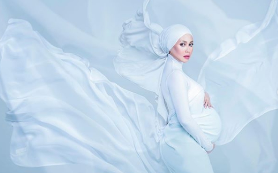 Kongsi Foto Martenity Shoot, Peminat Doakan Azrinaz Mazhar Hakim ...