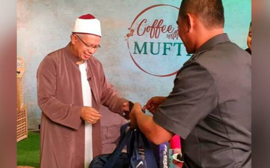 Jersi Harimau Malaya & JDT Buat Mufti Wilayah Daripada Permaisuri