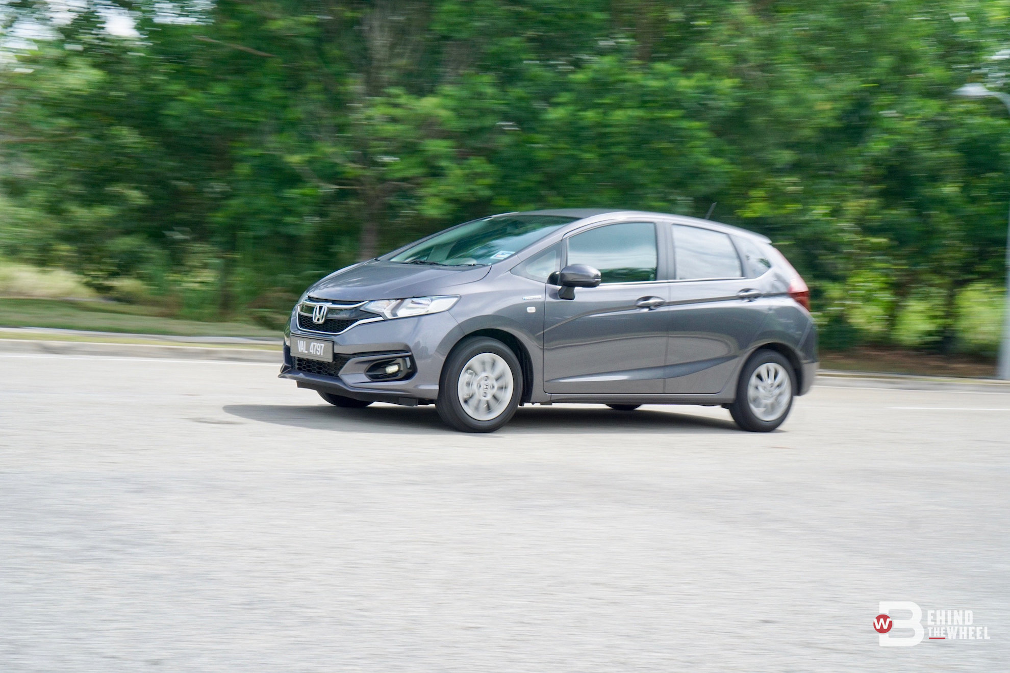 Honda Jazz Hybrid Review Charged Up For A Better Economy Reviews