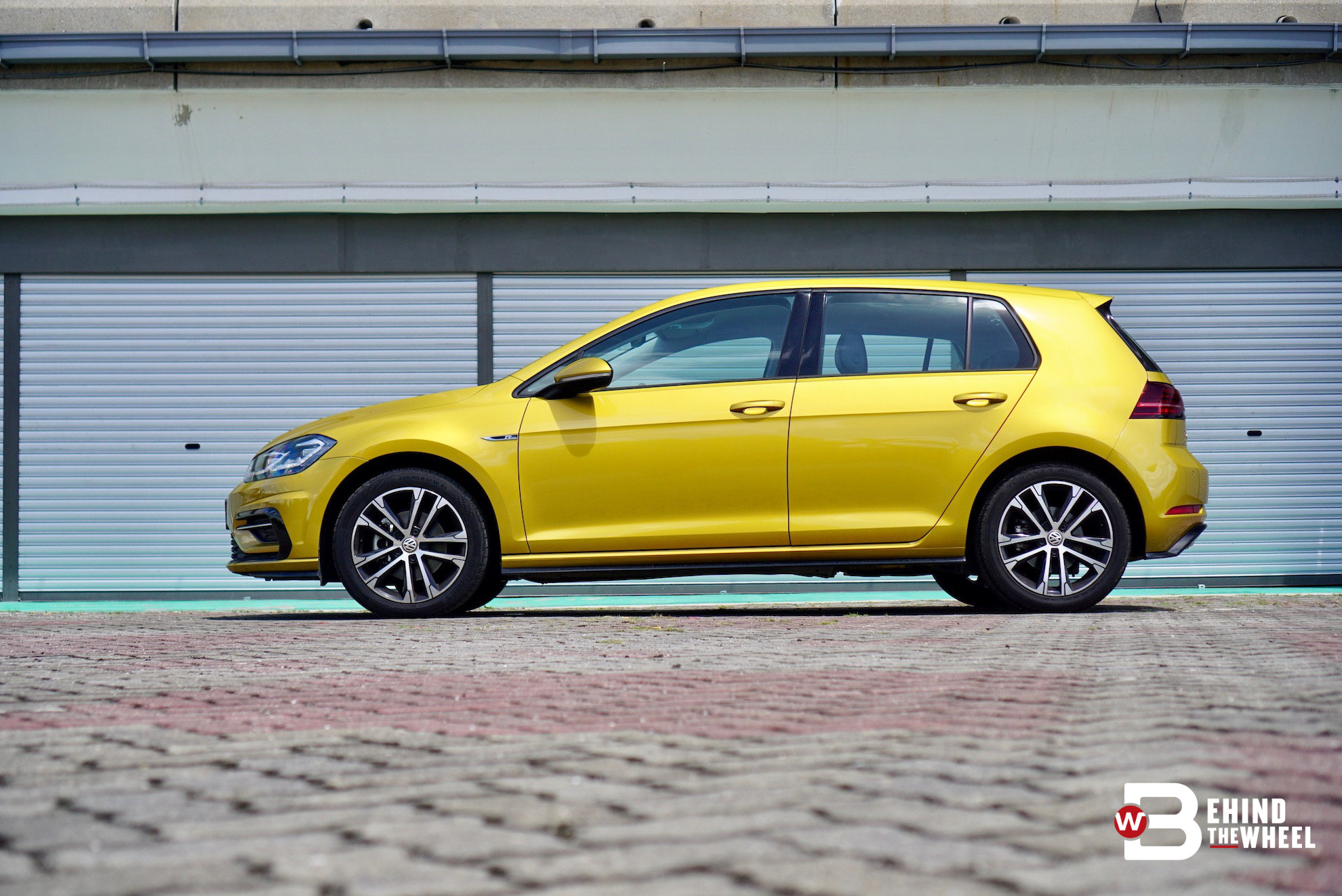 Volkswagen Golf R Line Tsi Review Doesn T Glitter But It S