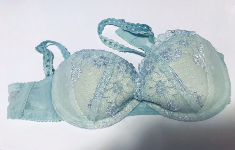 Twitter/Asahina Yumeno Step one: find a bra (sorry, guys).
