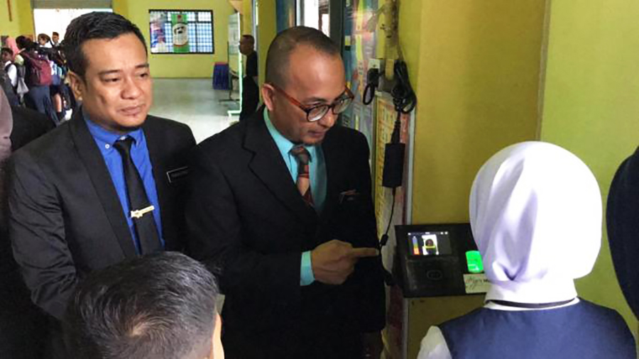Dialog Rakyat It takes just two seconds to scan a face.