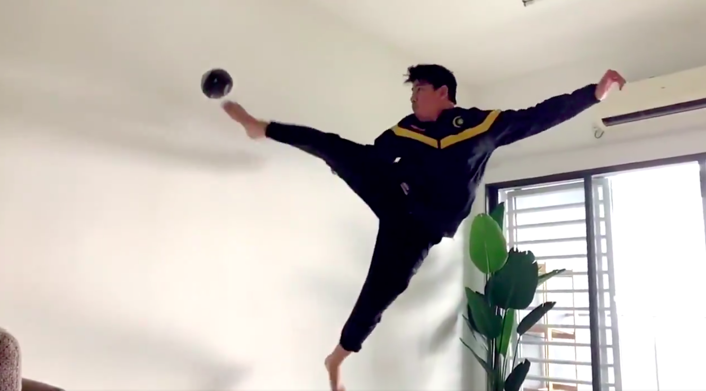 Twitter/ABGKYO · Kick it like you mean it.