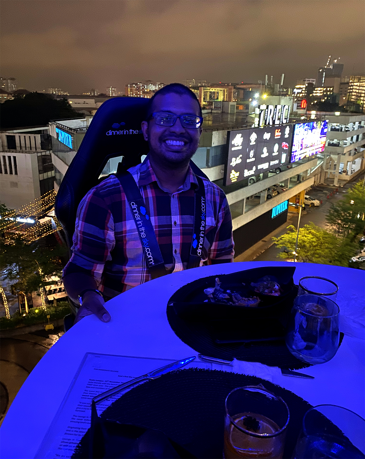 This is our colleague Dinesh, check out his grip on the table,