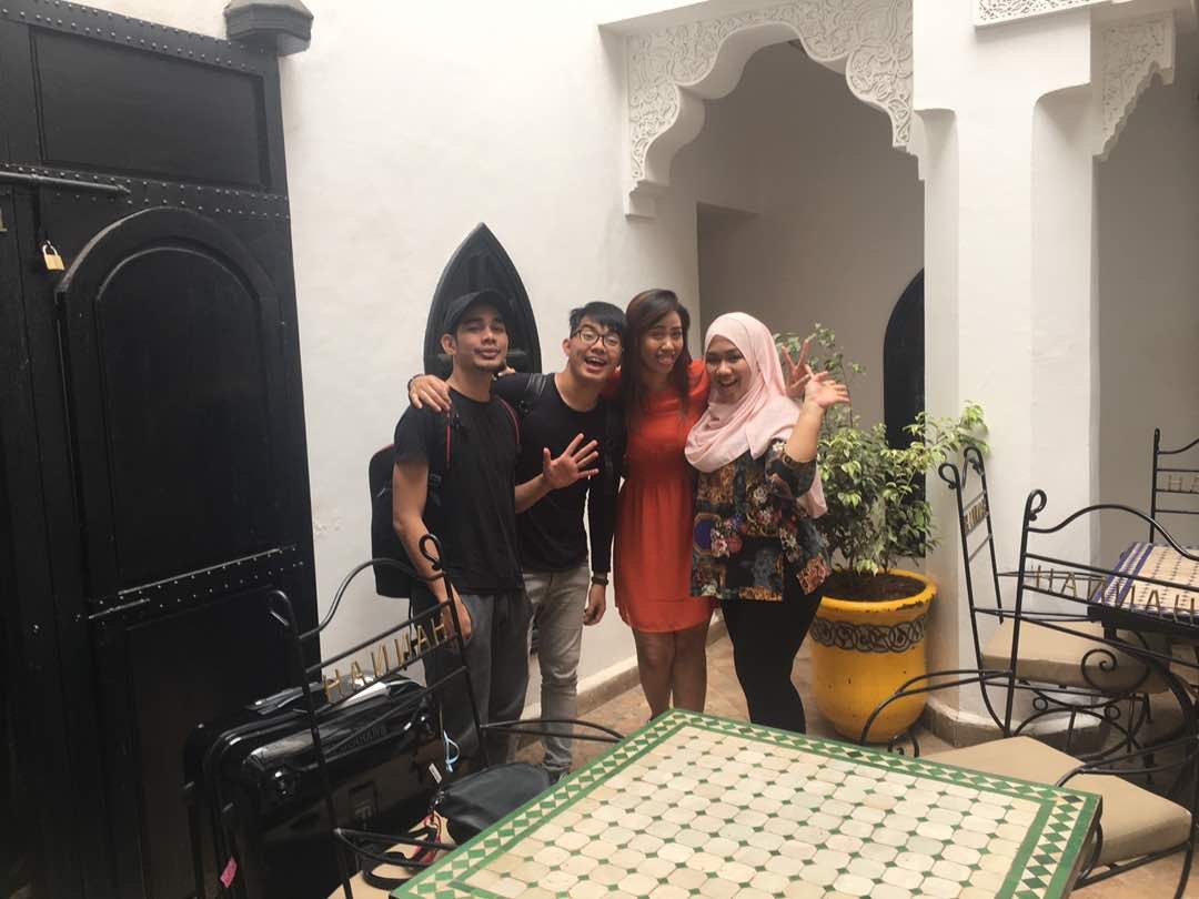 Adam Shamil Adam dan kru produksi