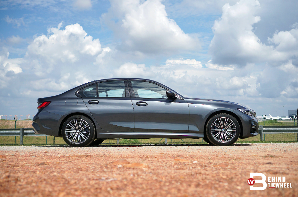 [REVIEW] BMW 330e Panders Your Need To be Green And Garang But Not At ...