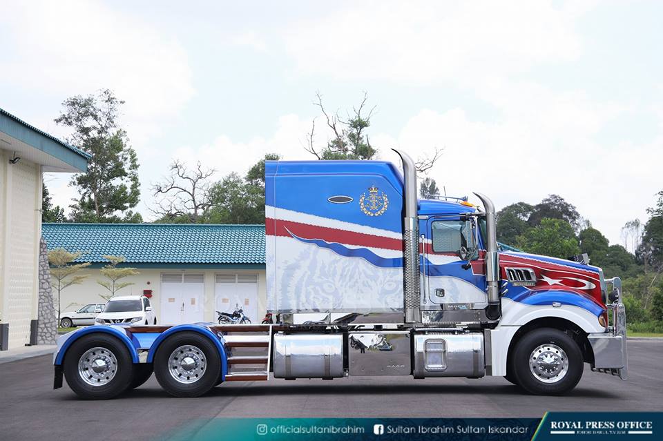 Royal Press Office Trak Mack kegemaran ramai. Pasti mencuri tumpuan.