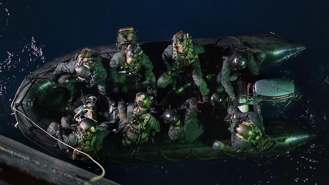 PASKAL PASKAL dan laut memang tidak boleh dipisahkan.
