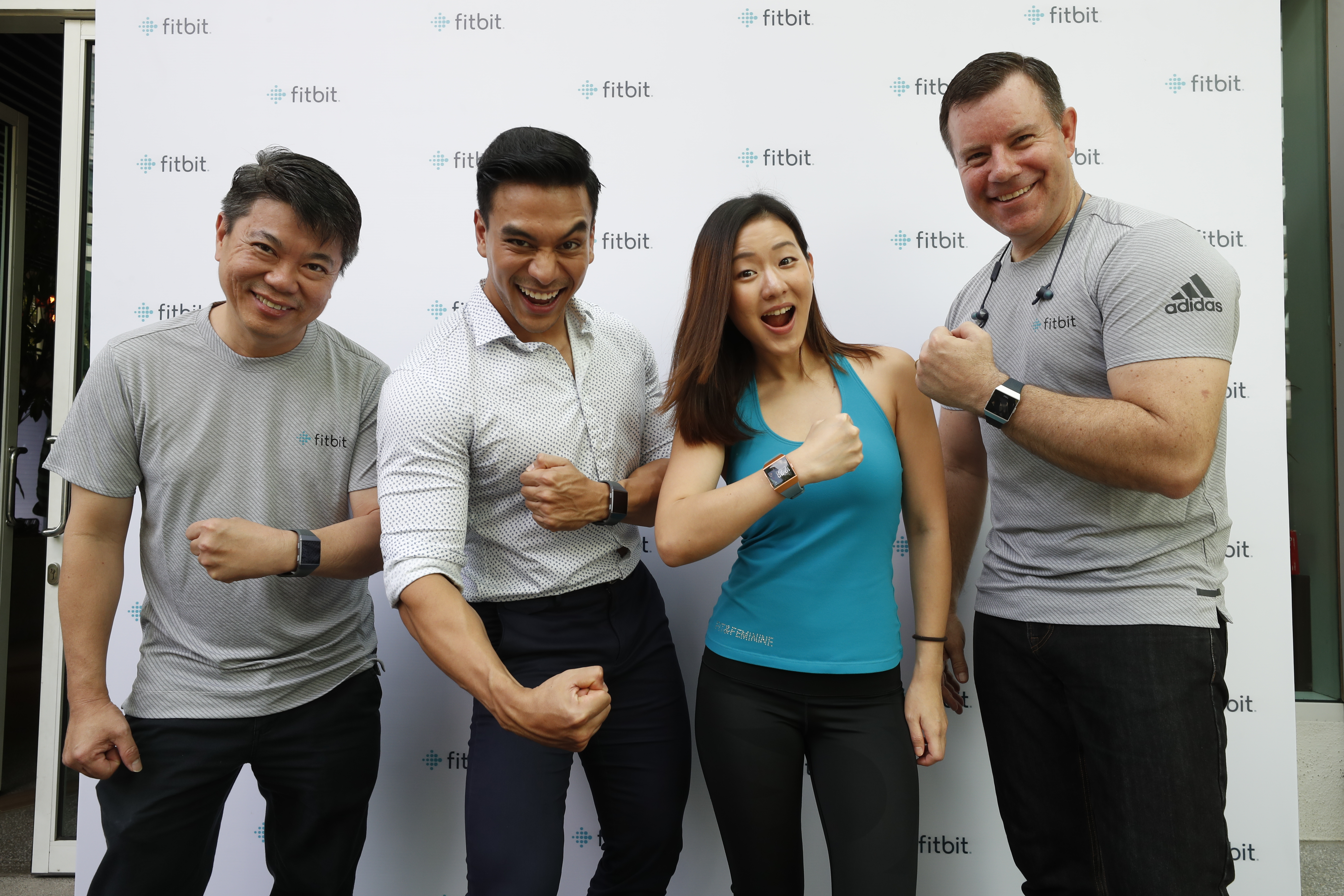 Fitbit Pegawai perubatan ‘sado’ Dr. Shazril Shaharuddin dan jurulatih peribadi Joanna Soh antara yang memeriahkan majlis pelancaran Fitbit Ionic.
