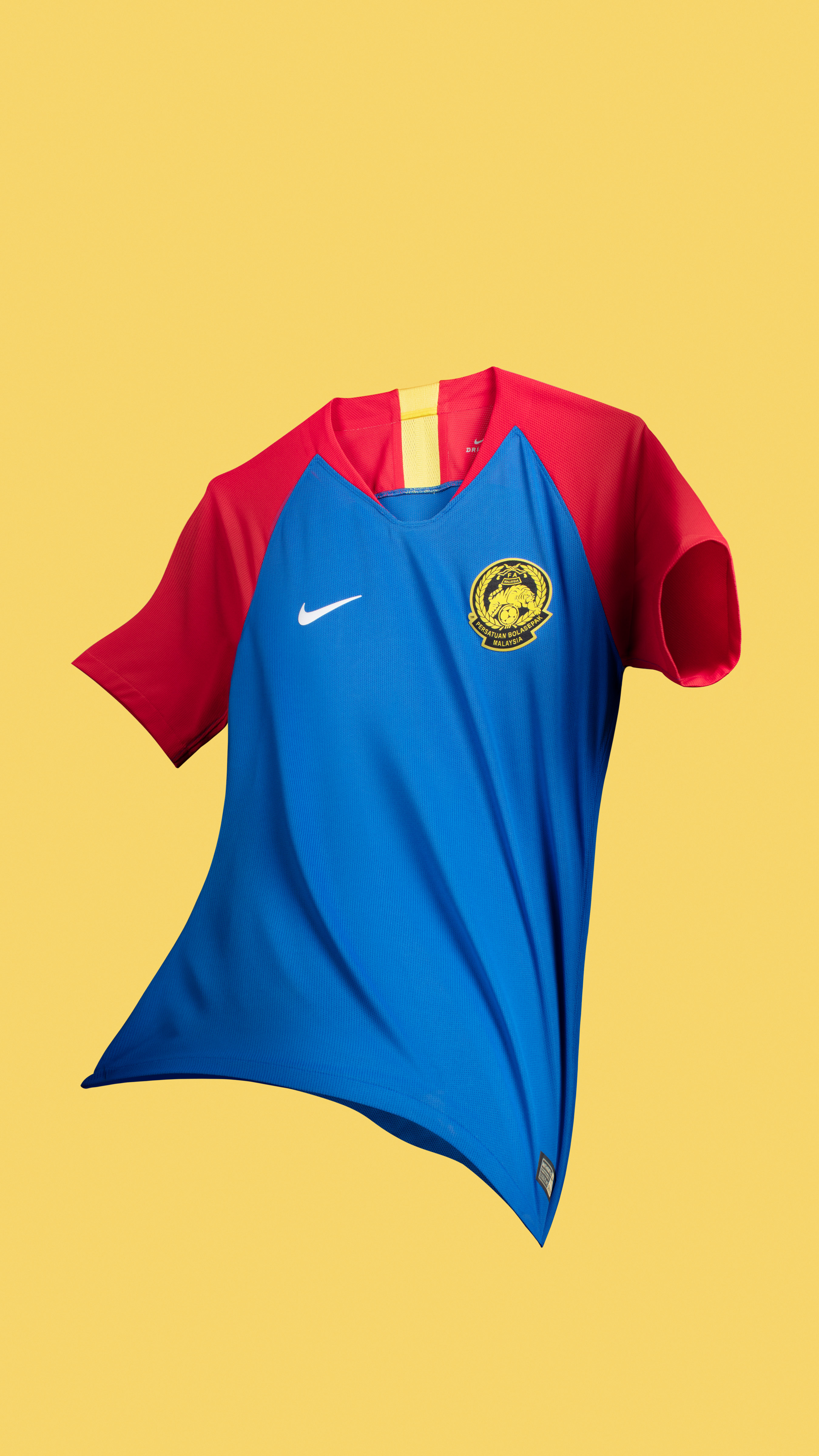 Nike Elemen warna Jalur Gemilang!