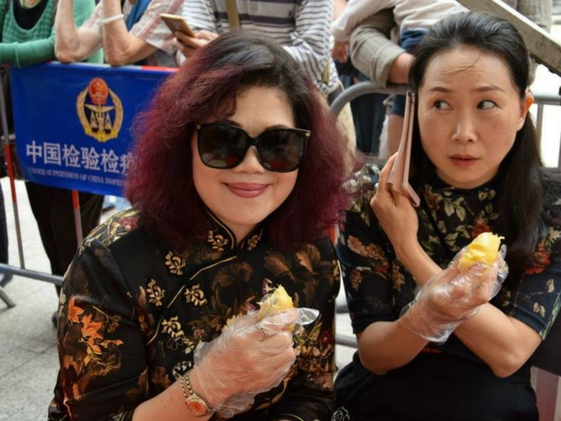 MOA Lihatlah kebahagian mereka apabila dapat menikmati durian! Oleh itu janganlah sebar cerita palsu!
