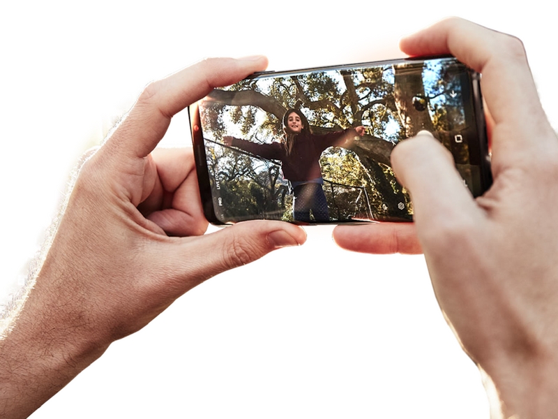 Samsung Penggunaan Snapdragon 845 yang lebih berkuasa dan efisyen.