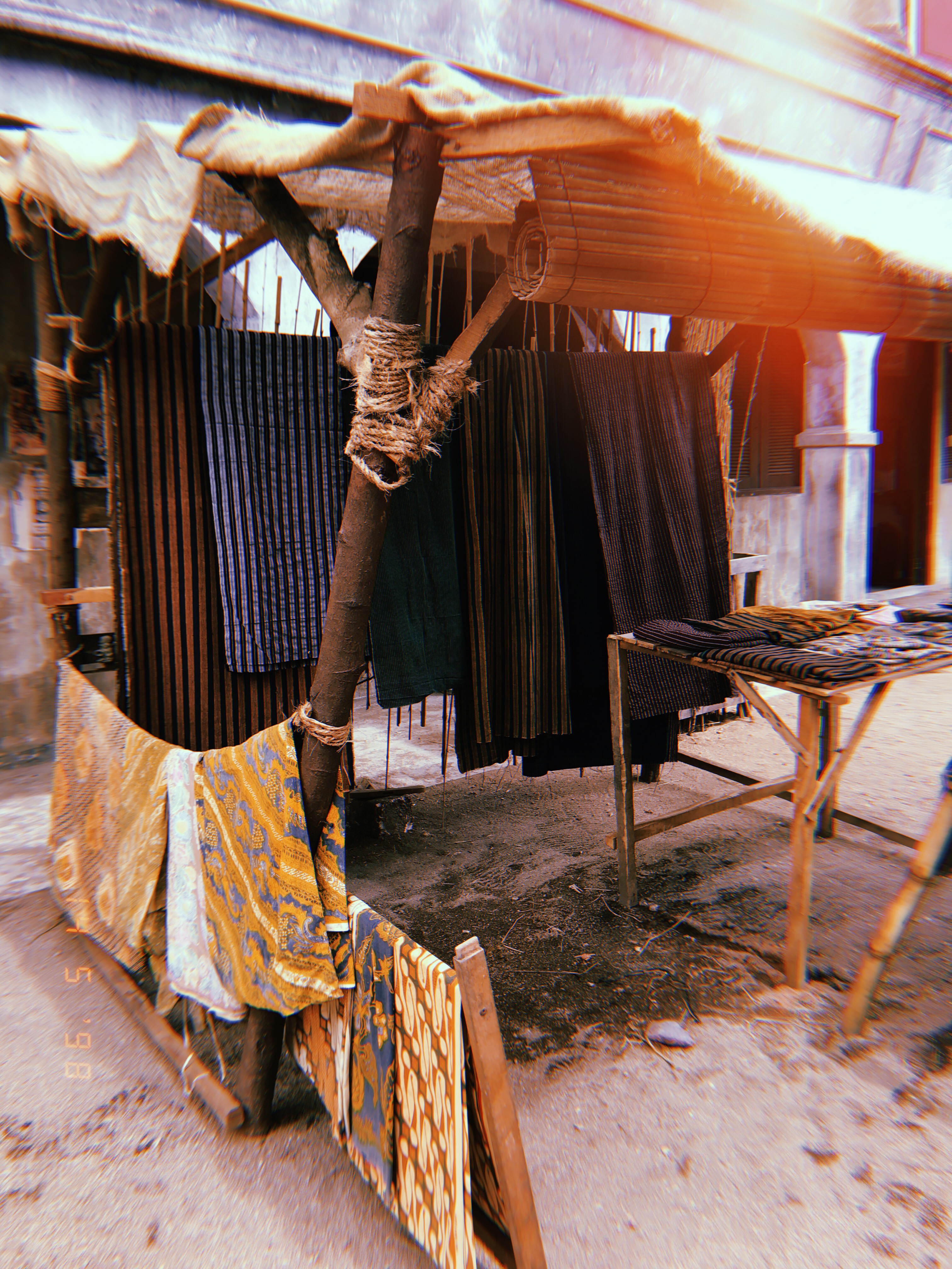 Iylia/Rojak Daily Since the show is set in Indonesia, naturally a batik stall is a must!