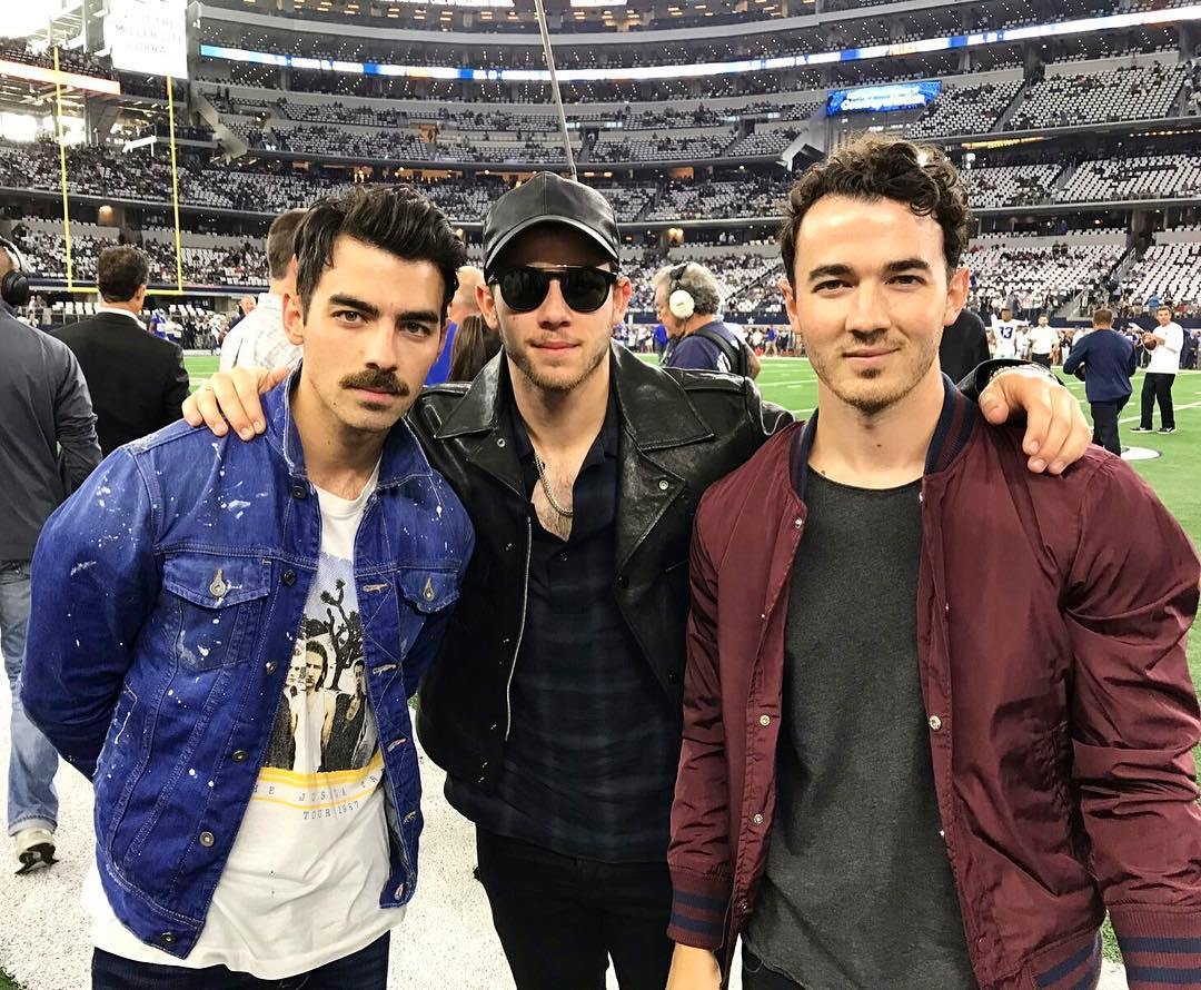Joe Jonas Twitter Brothers forever.