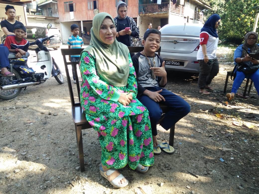 Syukor Khamis Kampong Boy Facebook Syukor and Delimawati.