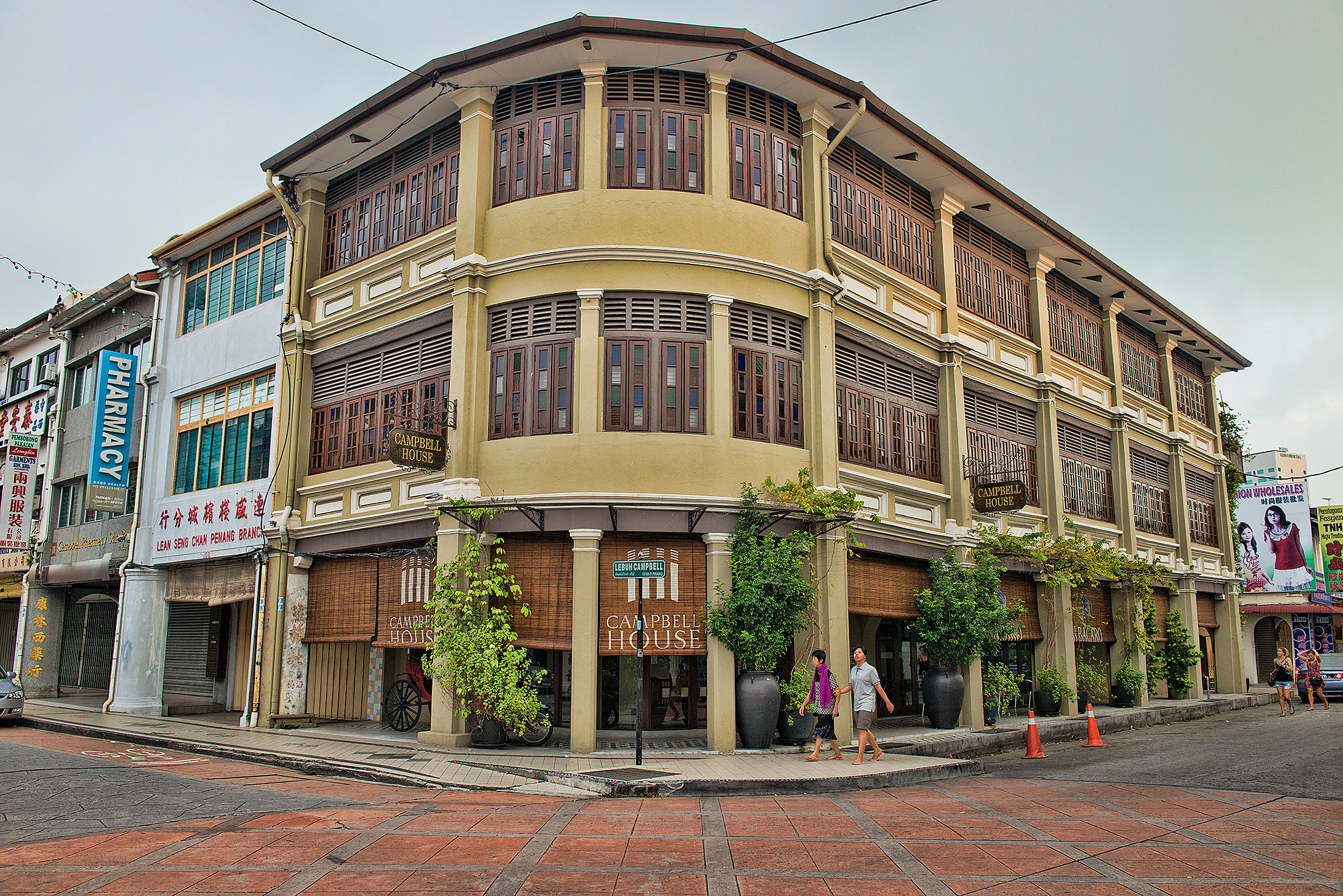 pokokkelapa.wordpress.com If you love going to Penang, you might want to try to stay here.