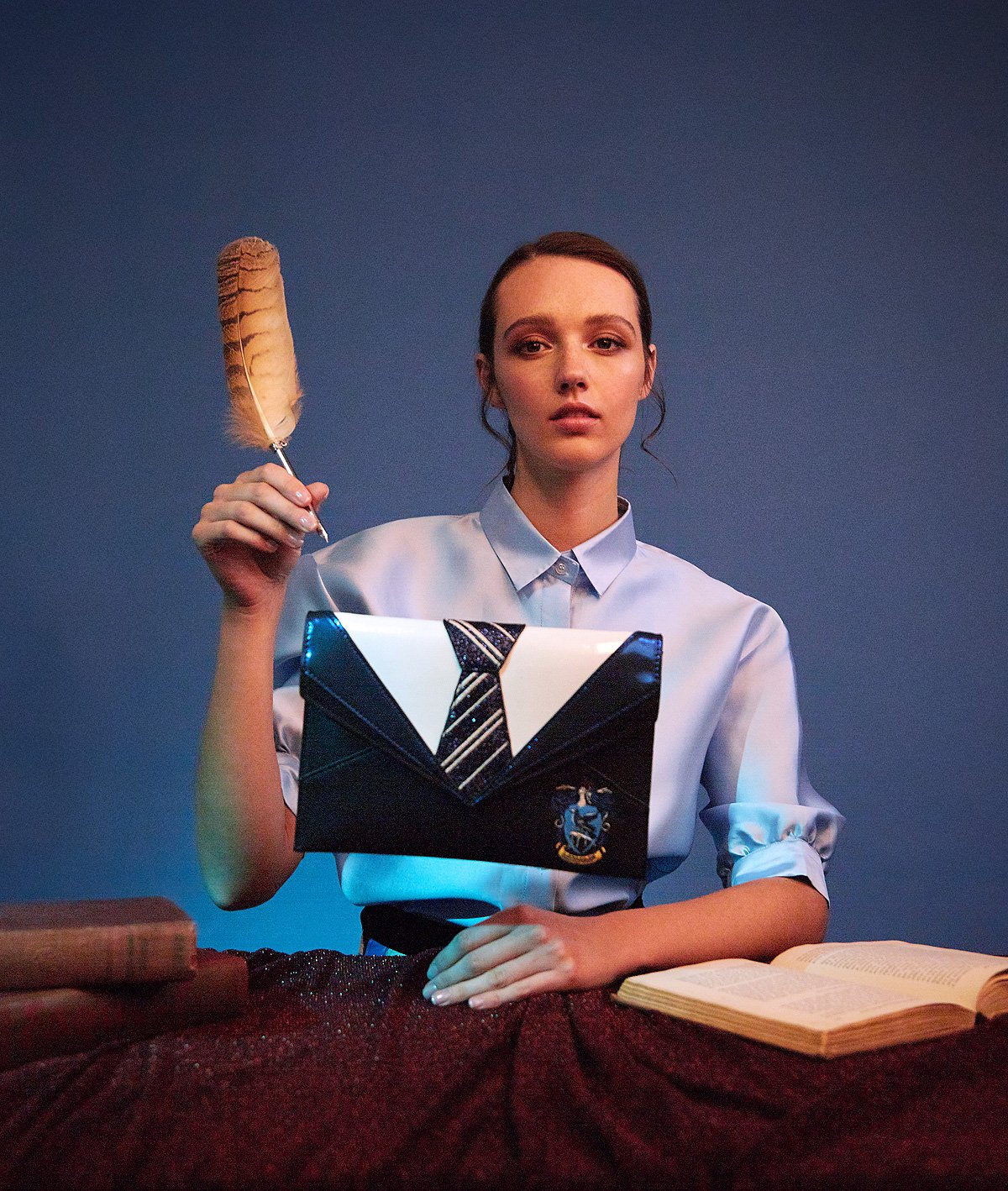 danielle-nicole.com Even Rowena Ravenclaw will approve this clutch!
