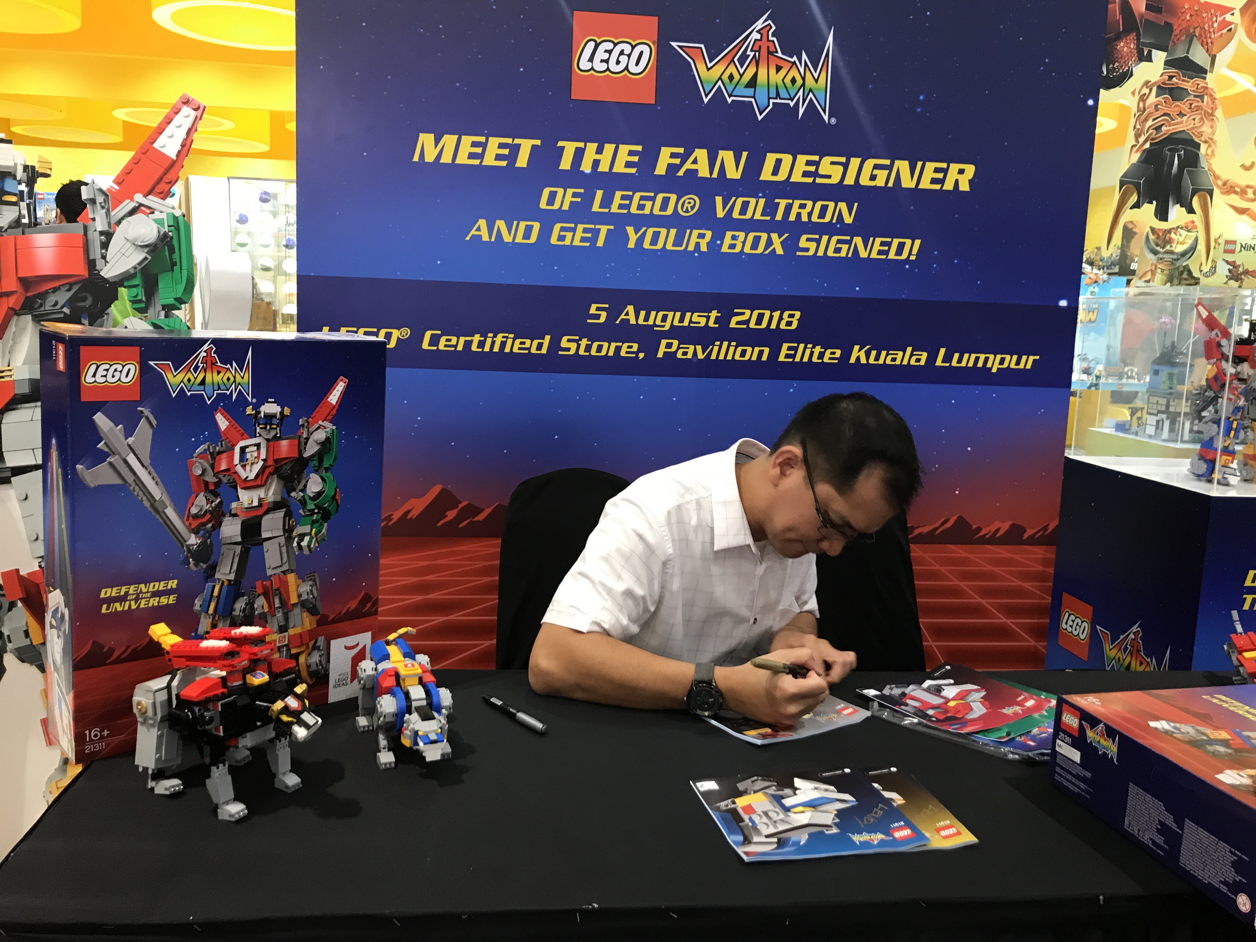 Iylia/Rojak Daily Overnight Lego celebrity!