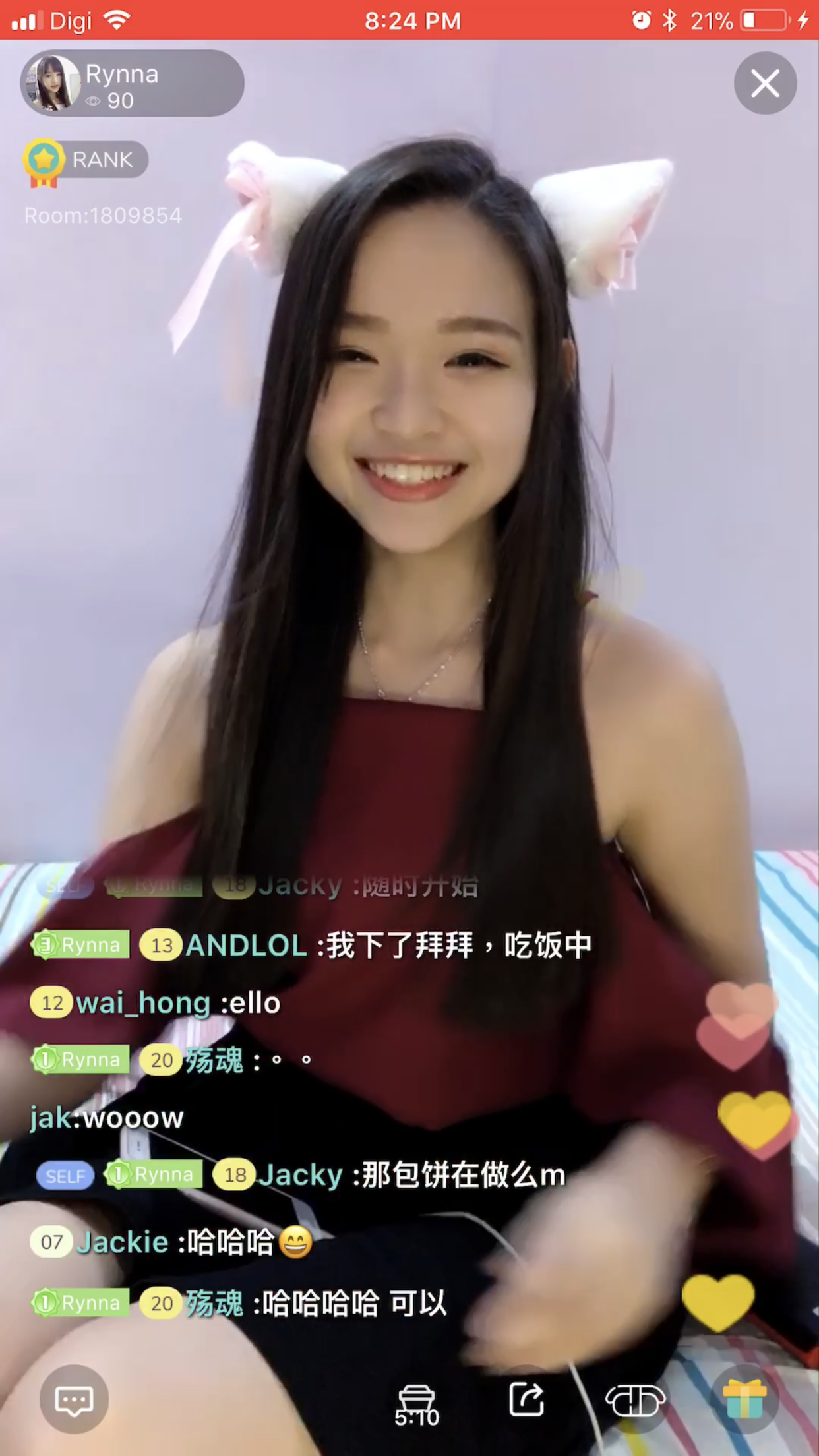 Rynna Rynna chatting with her viewers on Tamago.