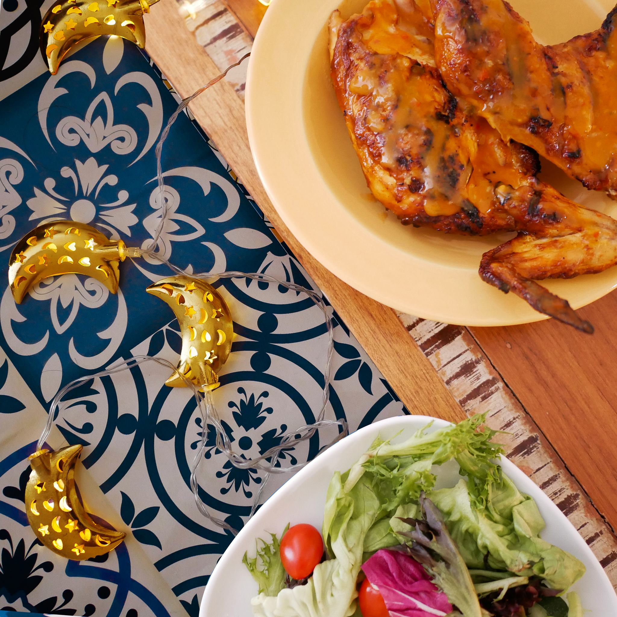 Nando's Malaysia Look at that pretty, glistening PERi-PERi chicken waiting for you.