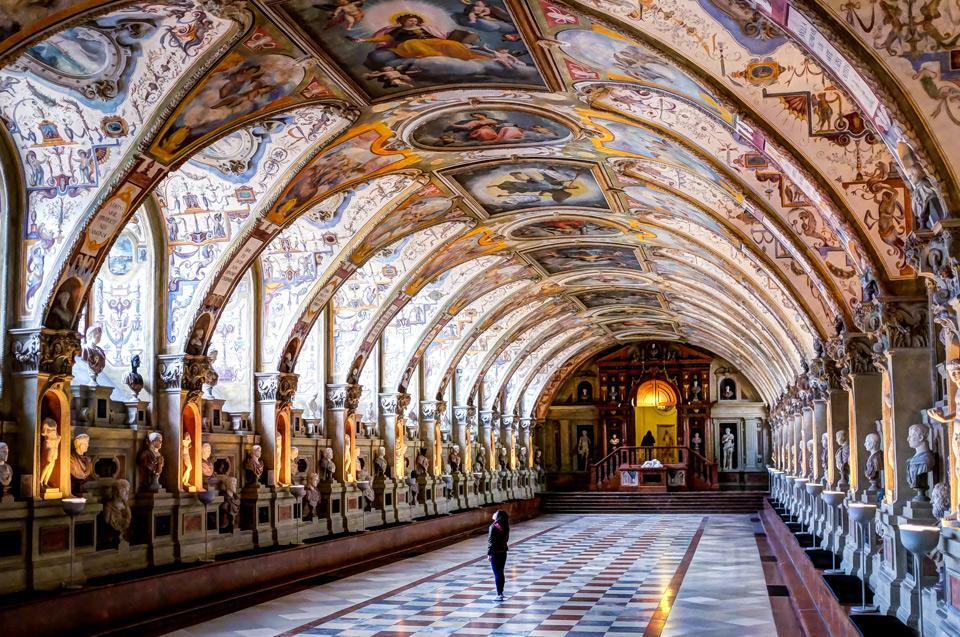 www.xtreme-photos.com Intricate beauty of the interior of Royal Palace, Munich.