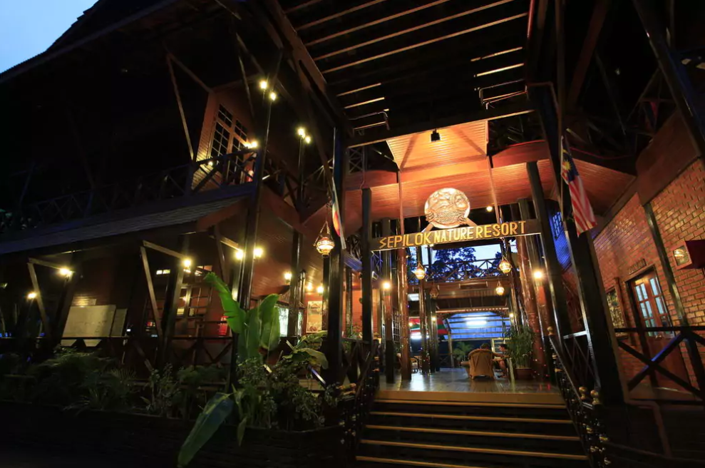 Hotels.com Looks so magical at night!