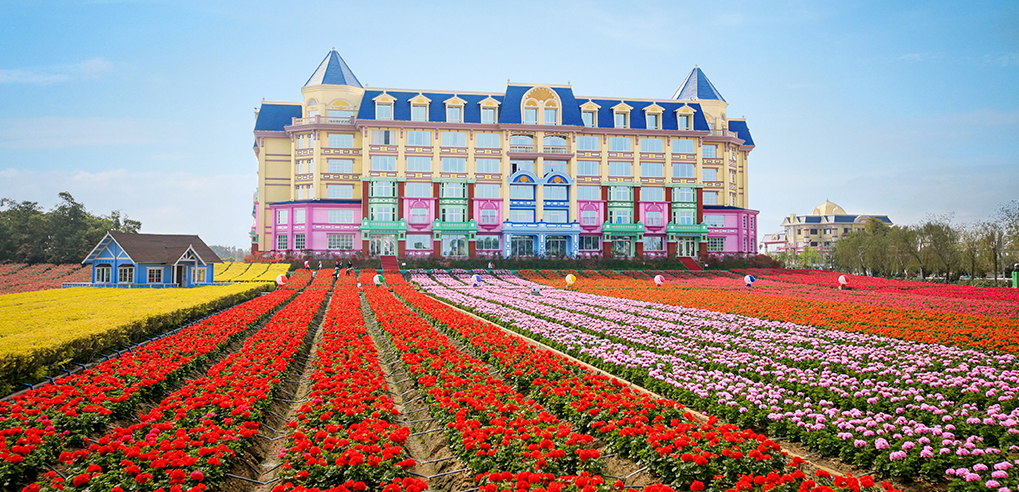 www.hzihotel.com Just looking at this image is enough to convince us to go to China!