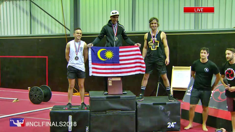 Mat Redho Facebook Waving the Jalur Gemilang proudly!