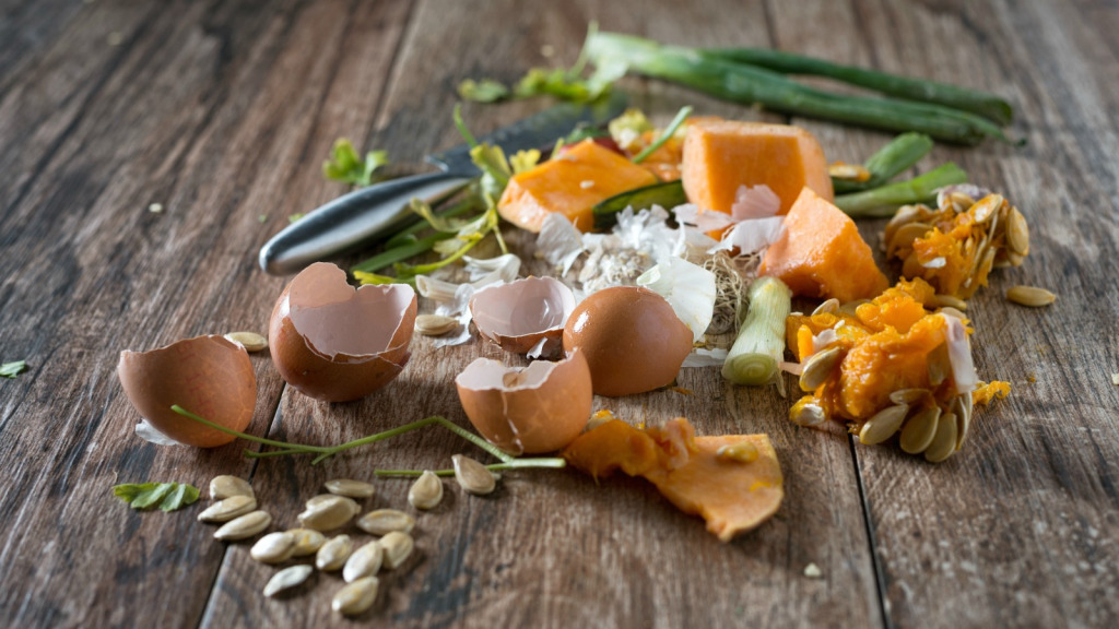 grist.org More than half of the rubbish we generate comes from food. Isn't that sad?