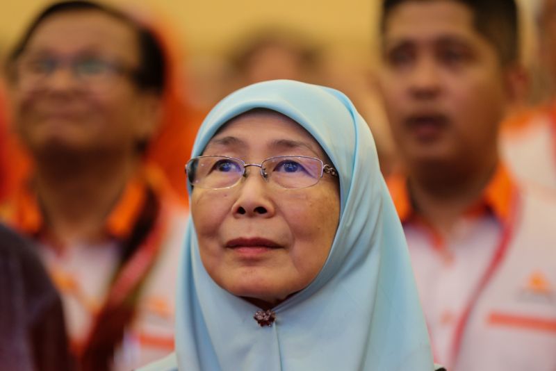 Ahmad Zamzahuri/The Malay Mail The government is looking at other alternatives to make the scheme work.