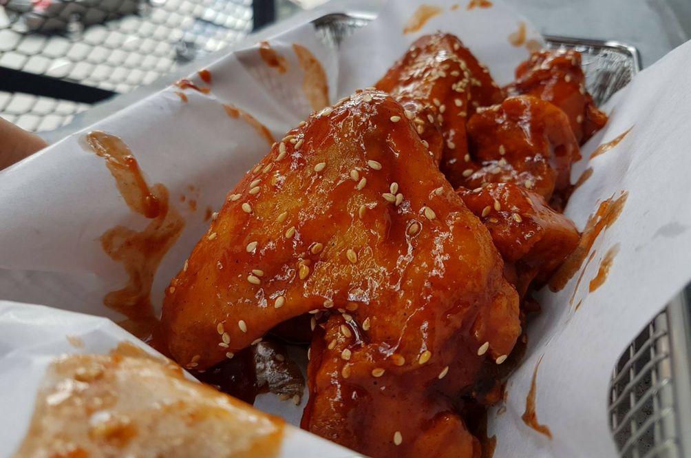 This Restaurant Is Serving An All-You-Can-Eat Chicken Wing Buffet For Only   | RojakDaily