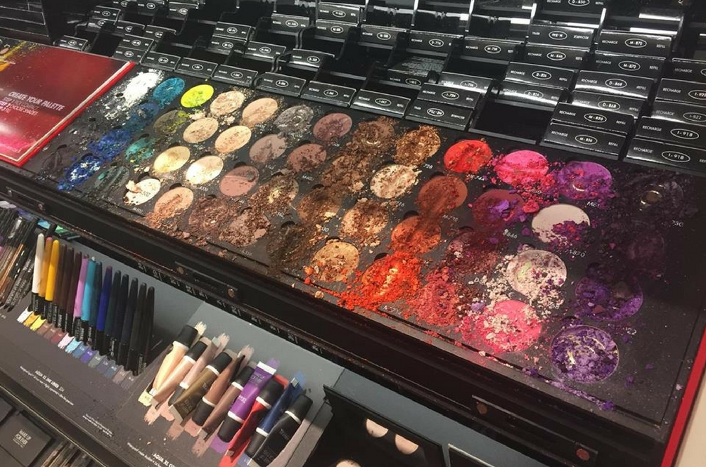 Extraordinary Life Makeup Artistry There's a lifehack video out there that can teach you how to clean this up and put it back together