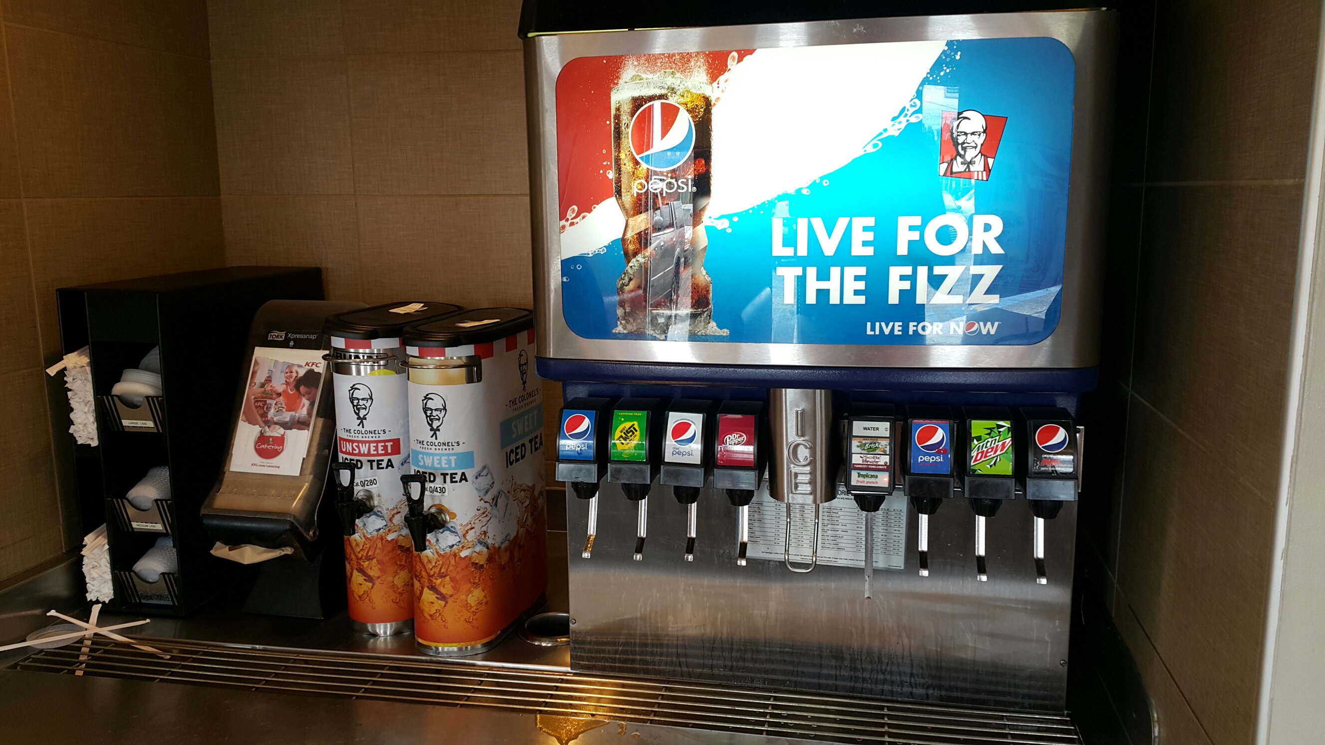 Free drink refills? Sweet!