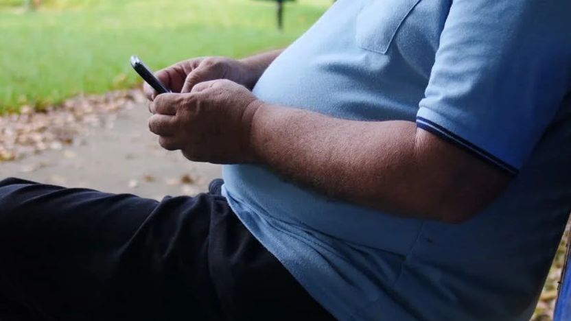 Getting Fat Problem Phone The Scary Link Between High Mobile Phone Usage and Obesity | Astro Ulagam