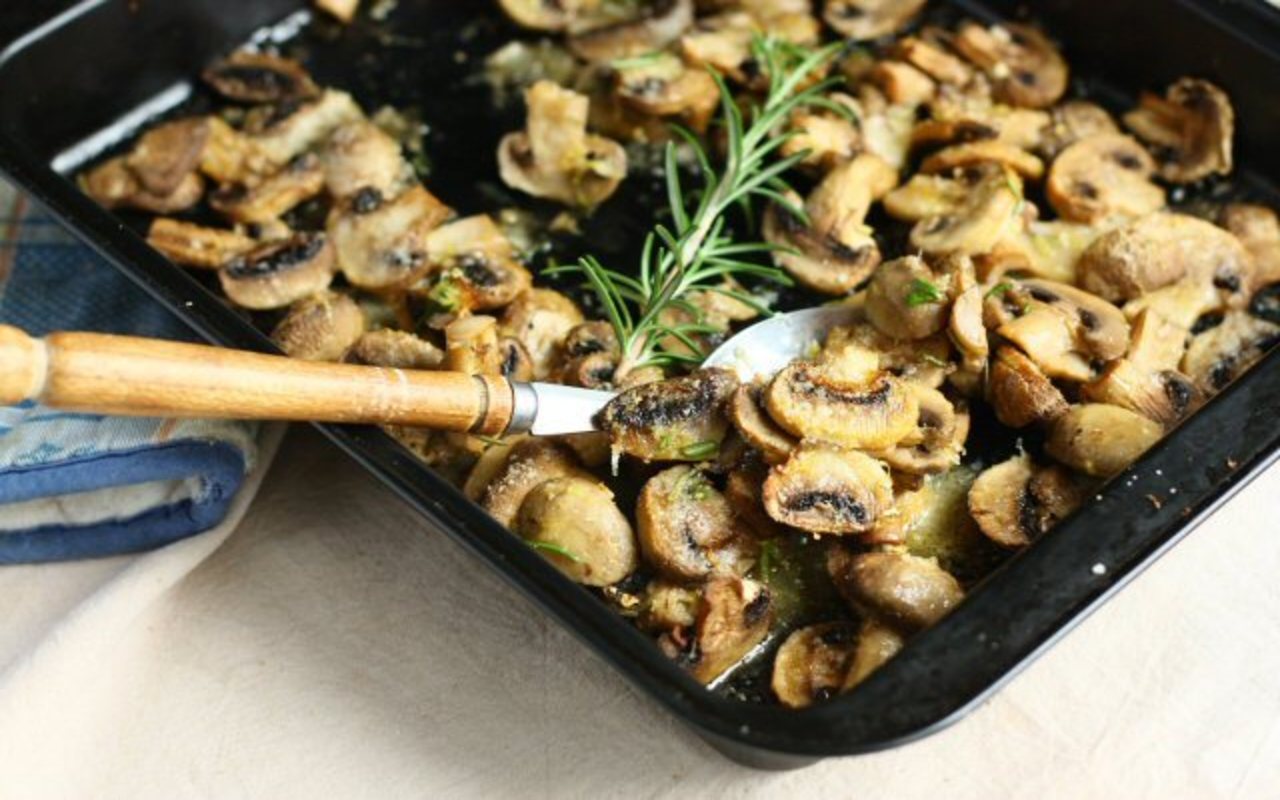 Easy Baked Parmesan Mushrooms Astro Ulagam Add olive oil, lemon juice, lemon zest, garlic, thyme and parmesan; astro ulagam