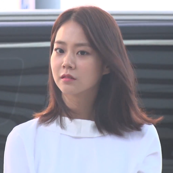 Han_Seungyeon_at_Incheon_International_Airport_(2).png Han_Seungyeon_at_Incheon_International_Airport_(2).png