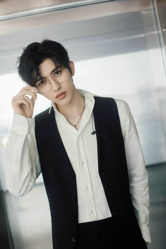 caixukun.jpeg caixukun.jpeg