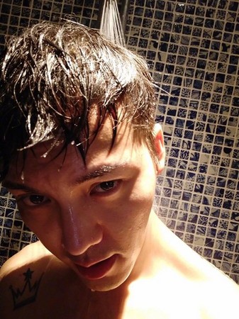 william_shower_002.jpg william_shower_002.jpg