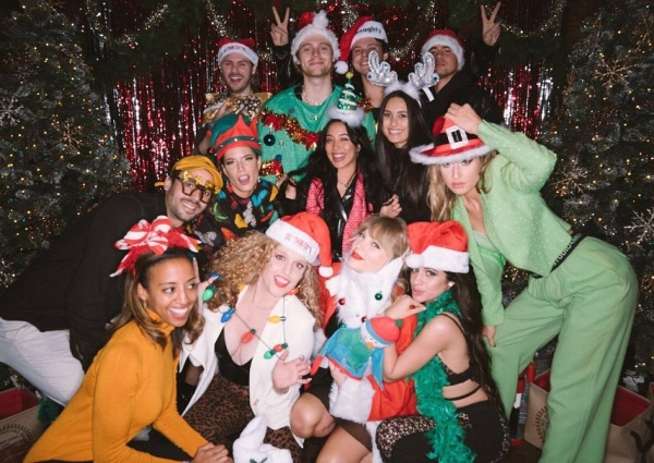 taylorswift_76744627_2530687833693071_7967825978181178862_n.jpg
