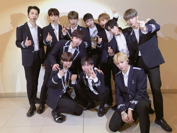wannaone_02.jpg