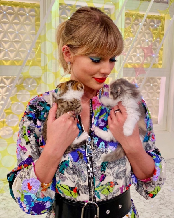 taylorswift_67321235_142958553698061_358839784659052855_n.jpg