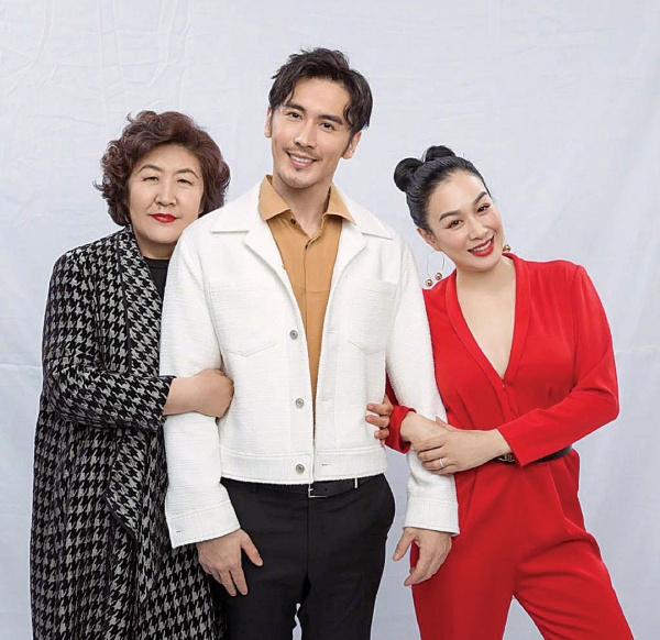 couple_02.jpg couple_02.jpg