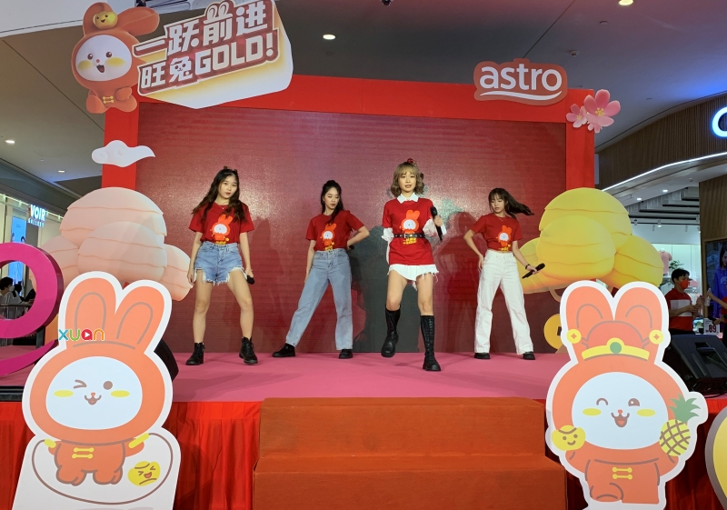 新人女团呈献《Heng Heng Huat Huat》