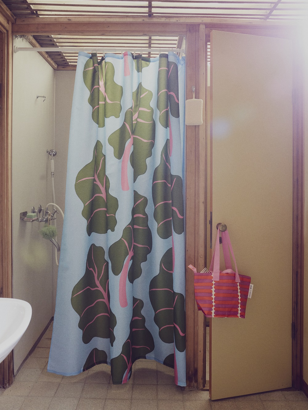 shower curtain